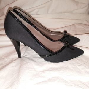 Tahari Alexa Stiletto Pumps Heels Black Dark Gray